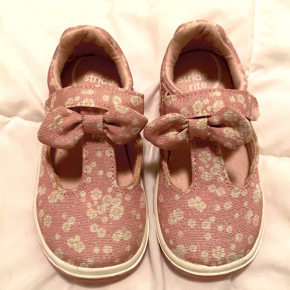 Toddler Girls 6W Stride Rite Memory Foam Shoes with Bow,Flowers, Sparkles